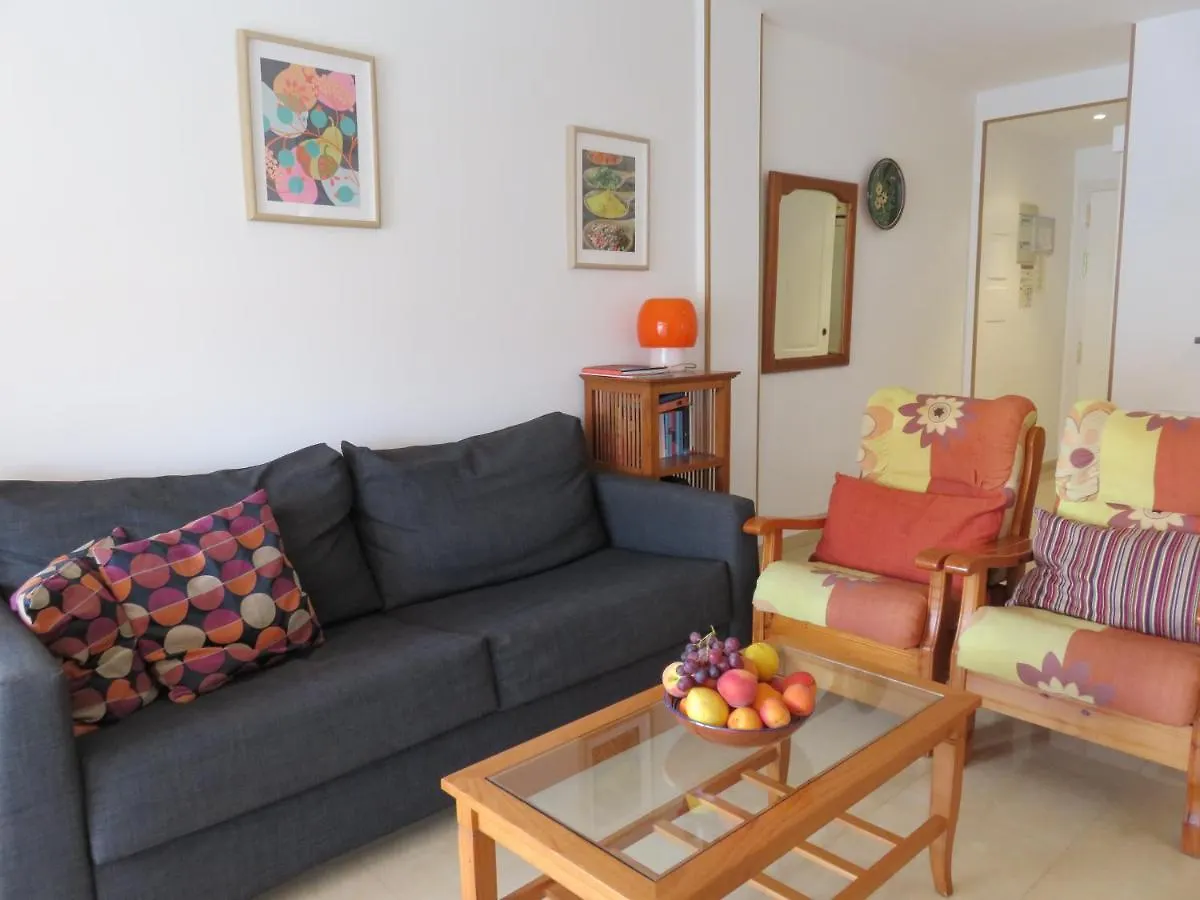 Apartamentos Las Brisas 레스타르티트